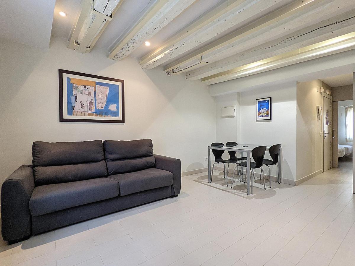Classbedroom Gothic Ramblas Apartments — Photos 2